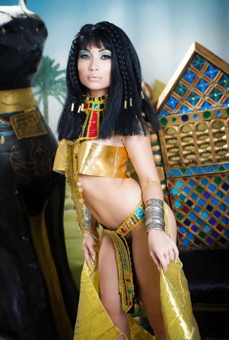 Cleopatra sex pic